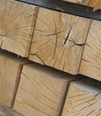 Eg firkantet stolpe. 12 x 12 x 300 cm